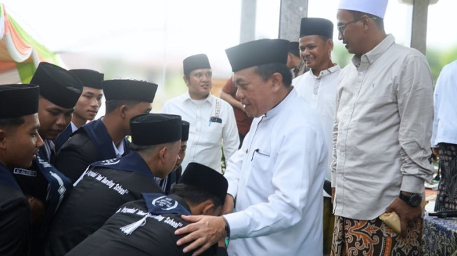 Gubernur Jambi Tegaskan Peran Pondok Pesantren Tak Tergantikan dalam Membentuk Akhlak Generasi Muda